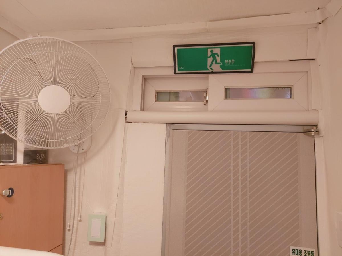 Seoul Guesthouse Foreigners Only Екстер'єр фото